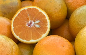 
                  
                    Load image into Gallery viewer, Juicing Oranges
                  
                